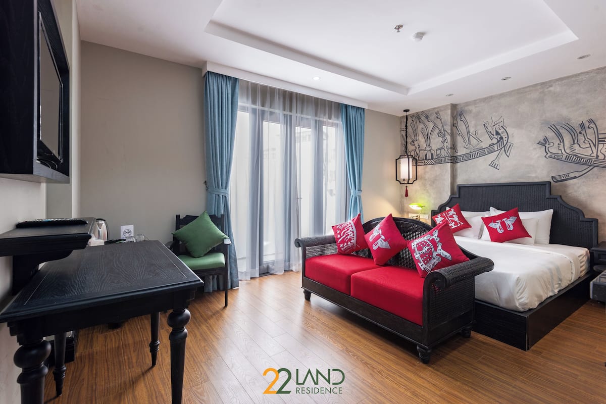 1 bedroom, minibar, desk, free WiFi