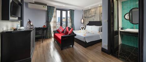 Minibar, escritorio, wifi gratis y ropa de cama