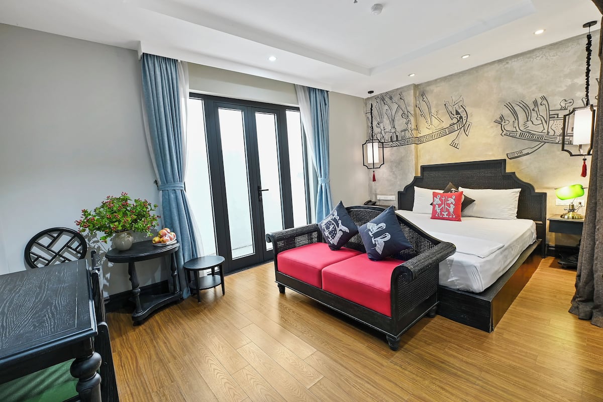 1 bedroom, minibar, desk, free WiFi