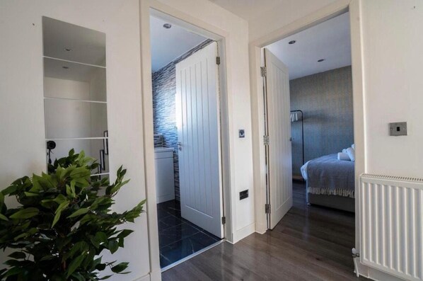 3 habitaciones, tabla de planchar con plancha y wifi gratis