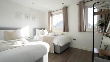 3 bedrooms, iron/ironing board, free WiFi