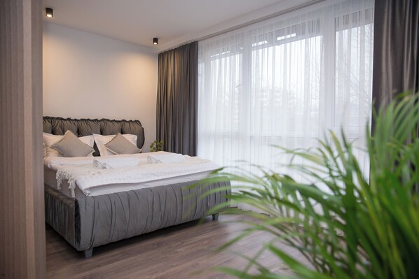 1 bedroom, iron/ironing board, travel cot, free WiFi