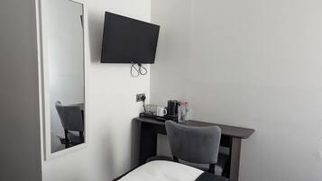 1 bedroom, desk, free WiFi