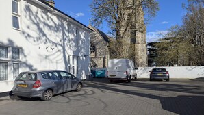 Property grounds - OYO Firs Lodge London Heathrow| Standard Double (Hounslow)