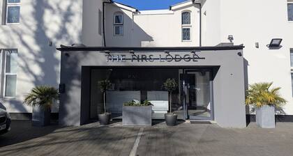 OYO Firs Lodge London Heathrow| Standard Twin