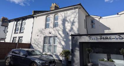 OYO Firs Lodge London Heathrow| Standard Twin