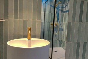 Een douche, een haardroger