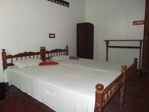 2 bedrooms, WiFi, bed sheets