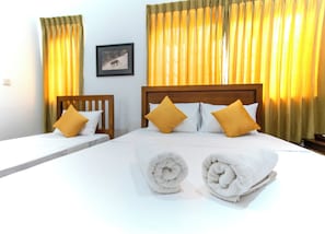 2 bedrooms, desk, iron/ironing board, free WiFi