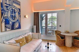 Suite Panoramique, salle de bains attenante | Literie de qualité supérieure, Wi-Fi gratuit