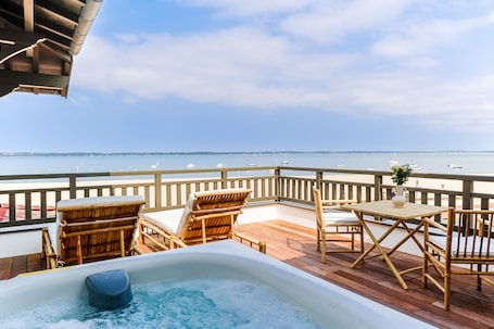 Exterior. Résidence Les Suites Pereire