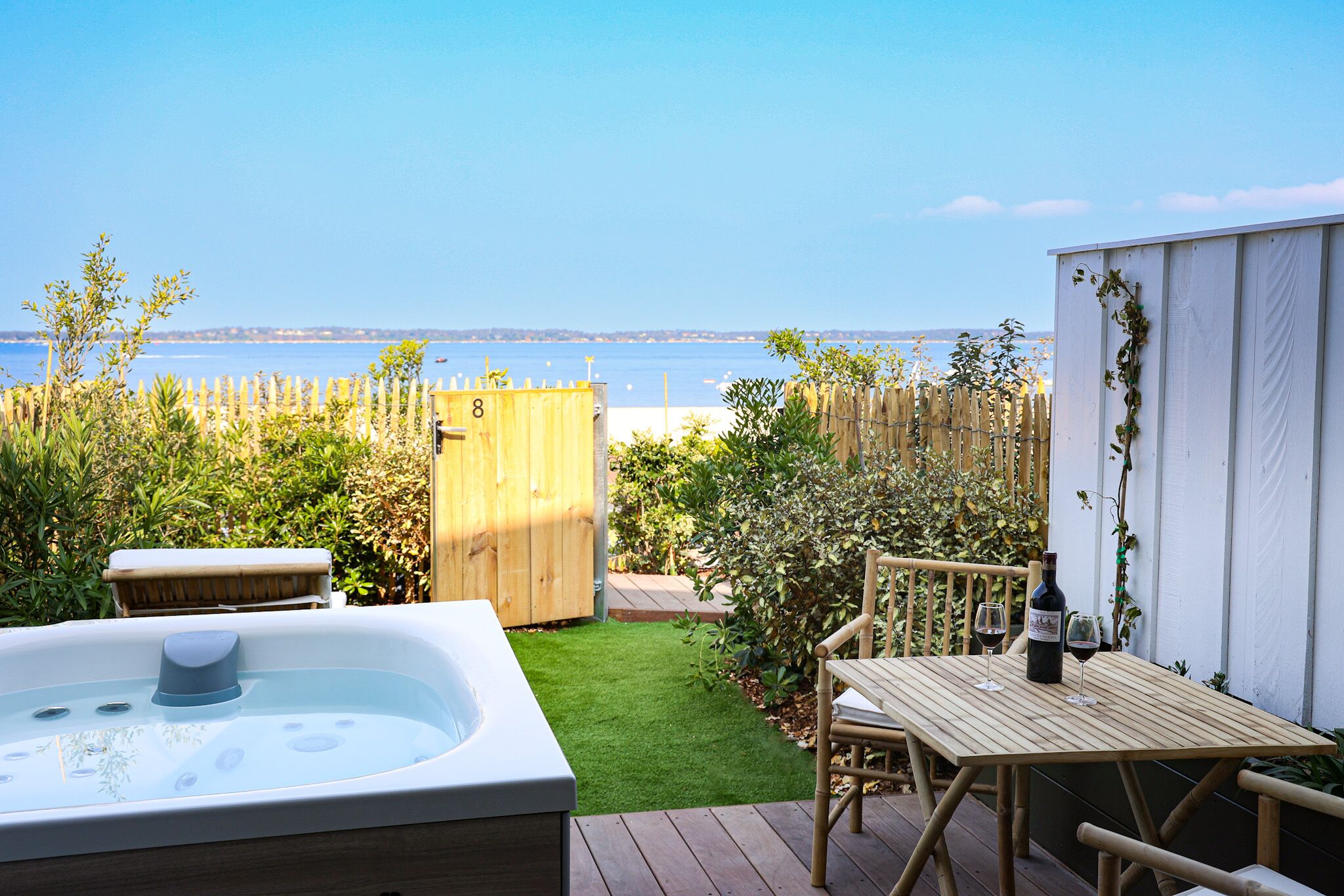 Luksus-suite - eget badeværelse - havudsigt (Jacuzzi) | Udendørsområde