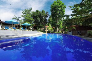 Hồ bơi