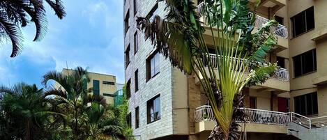 حمّام سباحة خارجي