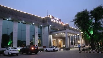Mặt tiền nơi lưu trú