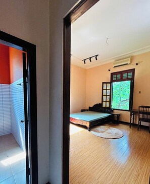 3 bedrooms, iron/ironing board