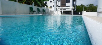 See Belize Sunrise Sea & Garden View 2-bed Studio w Pool & Overwater Deck, 1stfl