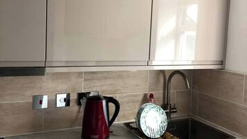 Apartment, 1 Bedroom, Garden View | Interior