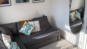 Living room - Private Flat in Wrose, Shipley, Bradford (Shipley)