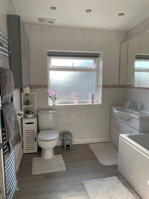 Apartment, 1 Bedroom, Garden View | Bathroom | Toilet paper