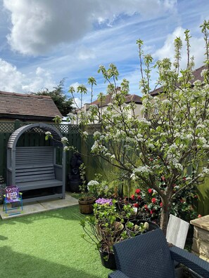 Apartment, 1 Bedroom, Garden View | Garden - Private Flat in Wrose, Shipley, Bradford (Shipley)
