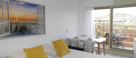 1 camera, ferro/asse da stiro, Wi-Fi gratuito, lenzuola