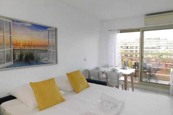 1 bedroom, iron/ironing board, free WiFi, bed sheets