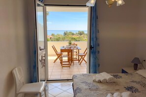 1 chambre, lit parapluie, Wi-Fi gratuit, draps fournis