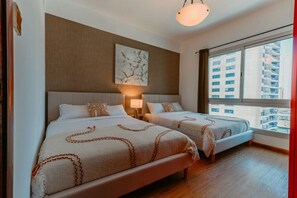 2 Schlafzimmer, Schreibtisch, Bügeleisen/Bügelbrett, WLAN