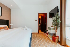 2 dormitoris, escriptori, planxa i posts de planxar i wifi 