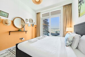 1 bedroom, desk, iron/ironing board, WiFi - Oceanfront Escape: Stylish 1 BR  in Beachfront (Dubai)