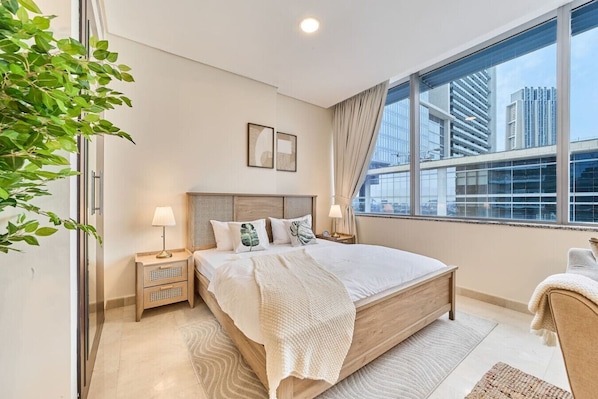 Iron/ironing board, WiFi, bed sheets