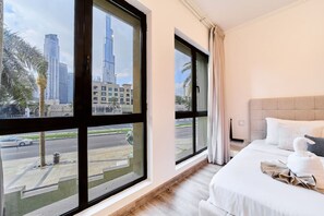 1 habitación, escritorio, tabla de planchar con plancha y wifi
