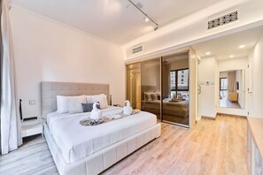 1 bedroom, desk, iron/ironing board, WiFi