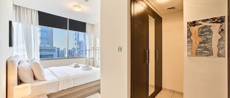 1 habitación, tabla de planchar con plancha, wifi y ropa de cama