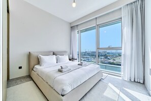 2 bedrooms, desk, iron/ironing board, WiFi