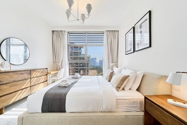 2 bedrooms, desk, iron/ironing board, WiFi