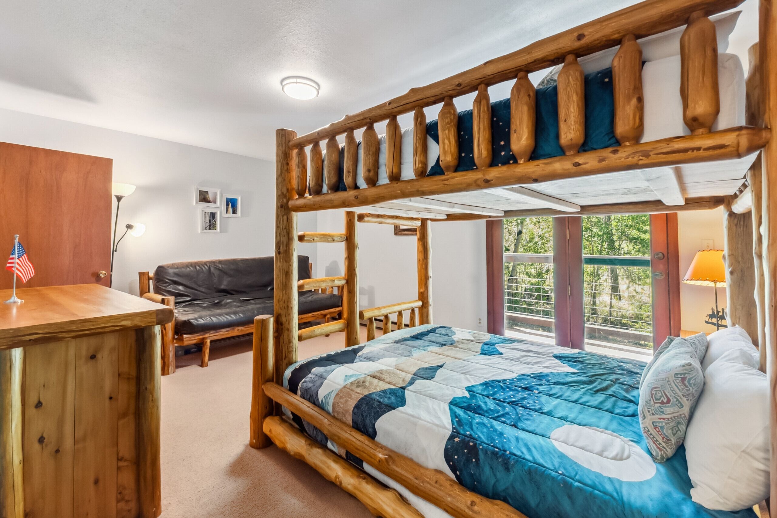 2 quartos, Wi-Fi de cortesia, roupa de cama