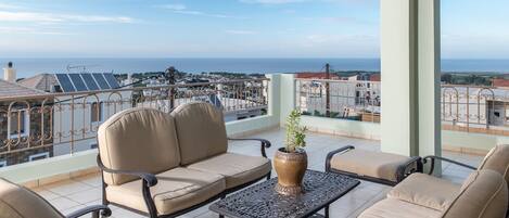 Apartment, Raucher | 3 Schlafzimmer, Schreibtisch, schallisolierte Zimmer