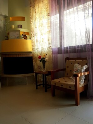 Casa, para fumadores | 1 habitación y insonorización 