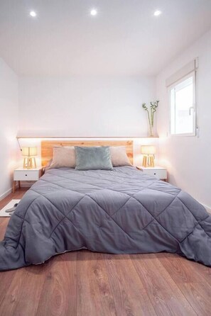 1 quarto, ferros/tábuas de passar roupa, acesso à internet