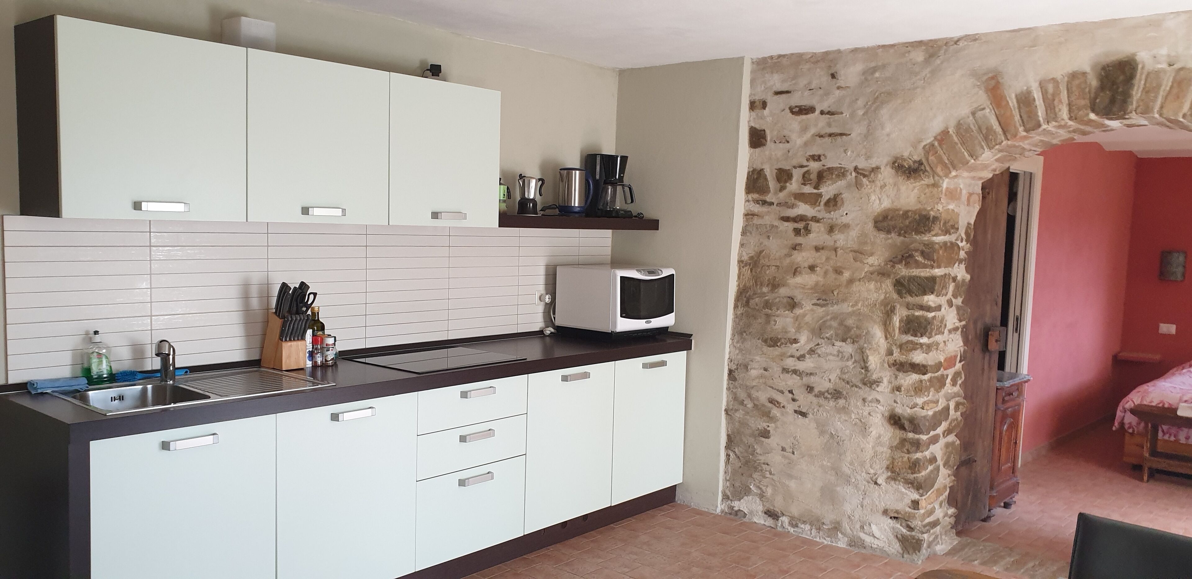 Kühlschrank, Mikrowelle, Ofen, Geschirrspüler