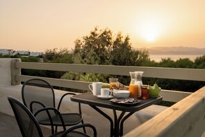 تناول الطعام بالخارج