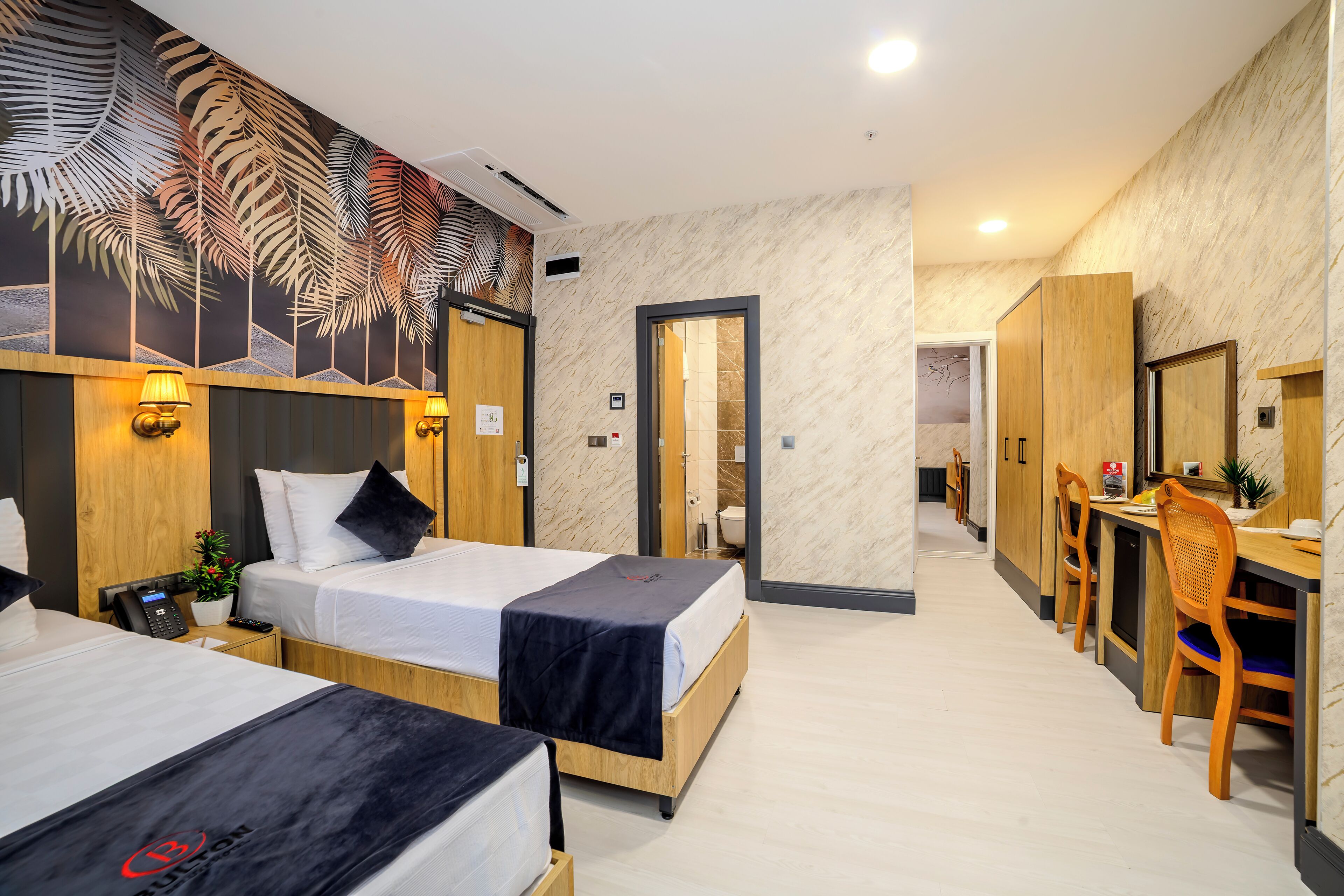 Family Room | Hypo-allergenic bedding, memory-foam beds, free minibar items