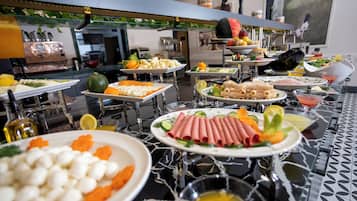 Tägliches Frühstücksbuffet gegen Gebühr