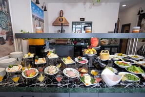 매일 뷔페 아침 식사 유료