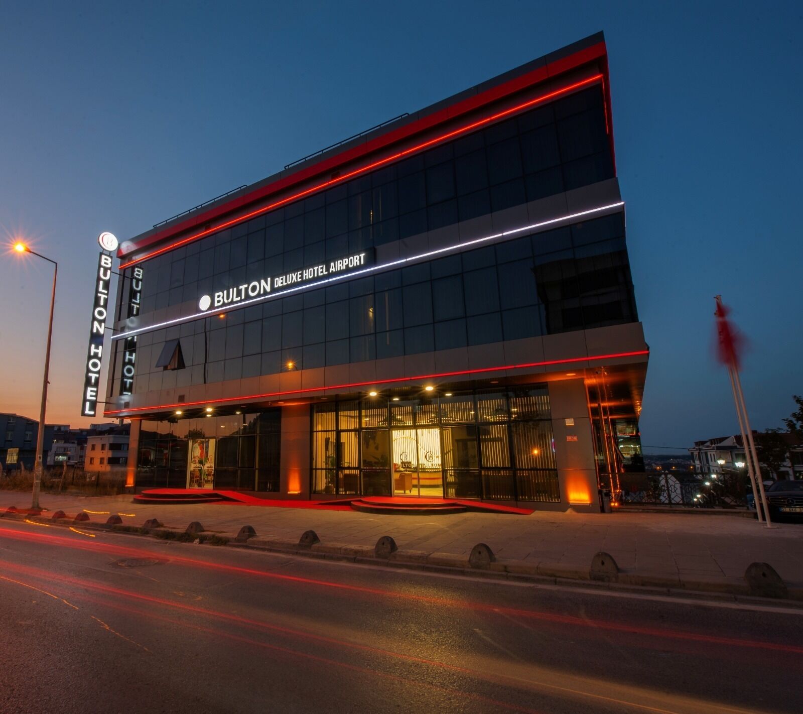 Vista frontal de la propiedad