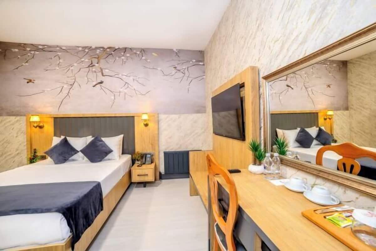 1 bedroom, hypo-allergenic bedding, memory-foam beds, free minibar items