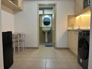 Apartment, 1 Bedroom, Smoking, Balcony | Laundry