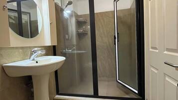 Căn hộ, 1 phòng ngủ, hút thuốc, ban công | Phòng tắm
